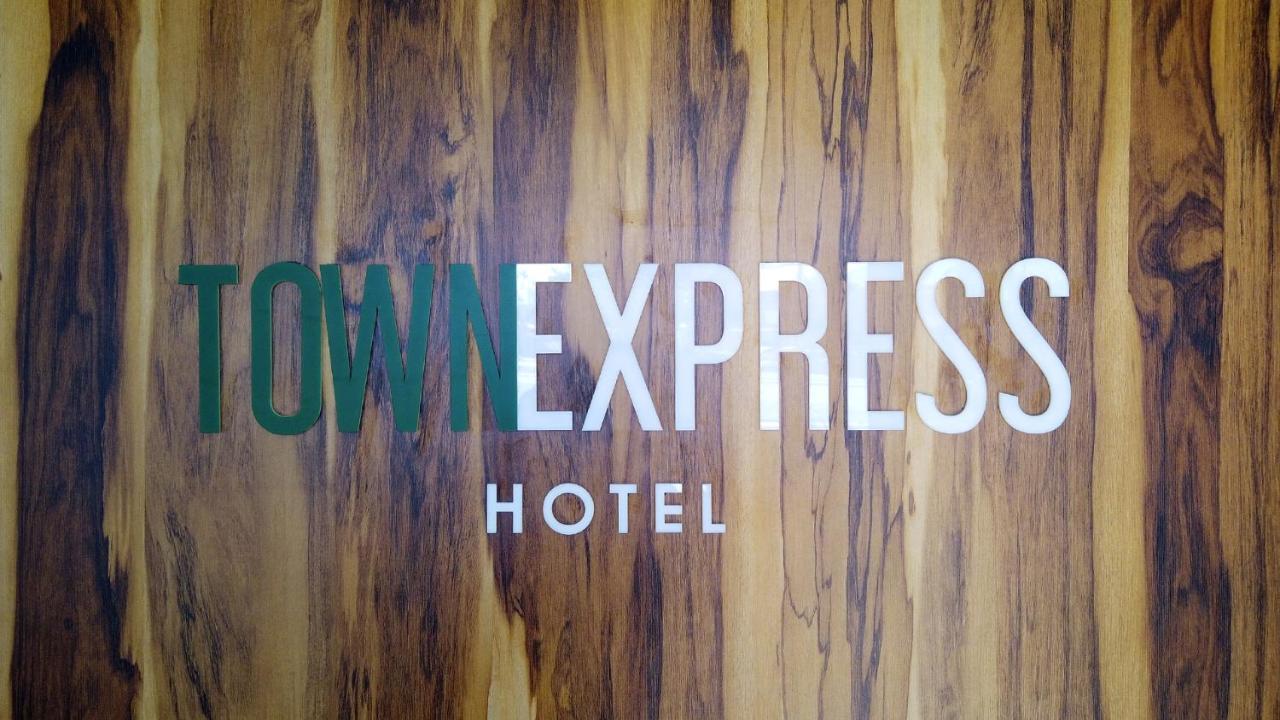 Hotel Town Express Durango Exterior photo